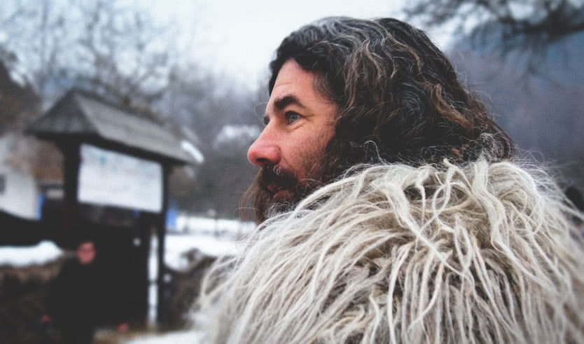 Мужчина в теплом пальто — Для 4 класса от 1275 рублей