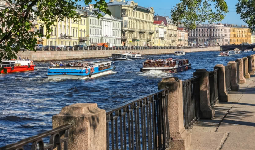 Обложка статьи Чем заняться в Санкт-Петербурге в жаркую погоду
