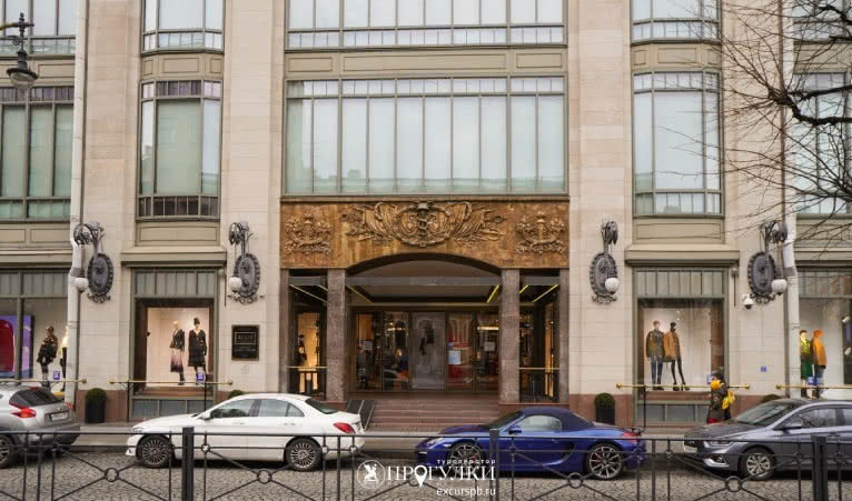 Вход в Дом Ленинградской Торговли — Пешеходные экскурсии от 700 рублей