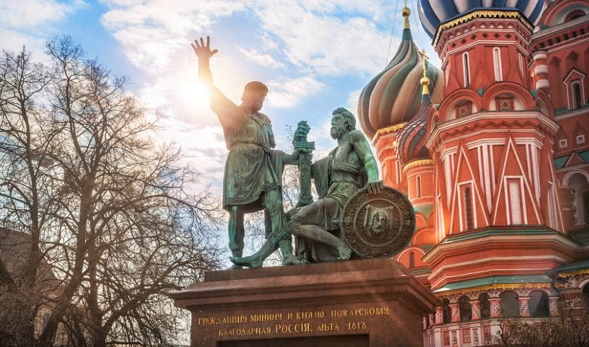 Памятник Минину и Пожарскому на Красной Площади – туры в Москву от 2850 рублей