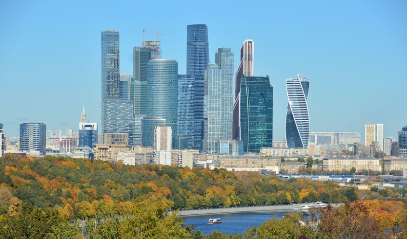 Вид на башни ММДЦ «Москва-Сити» с Воробьевых Гор – туры в Москву от 4350 рублей