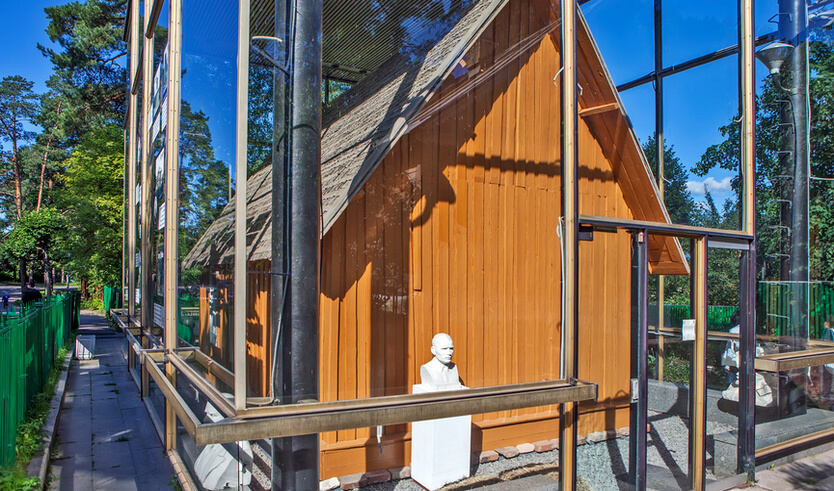 Красный маршрут революции: по местам В.И. Ленина в Петербурге и области — Автобусные загородные