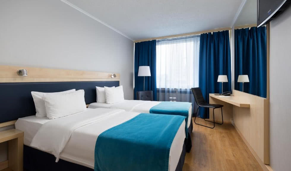 Отель Санкт-Петербург – стандарт с видом во двор