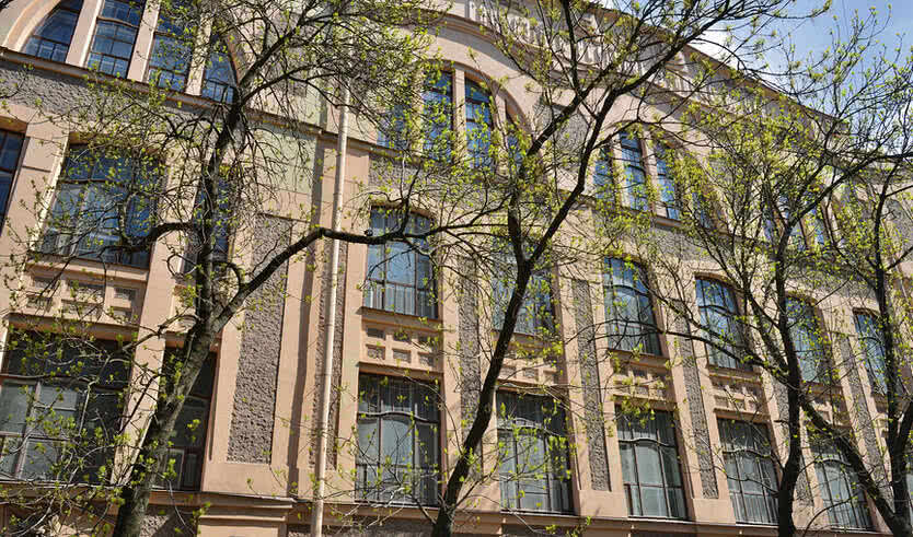 Школа Карла Мая (для групп) — Интерьерные