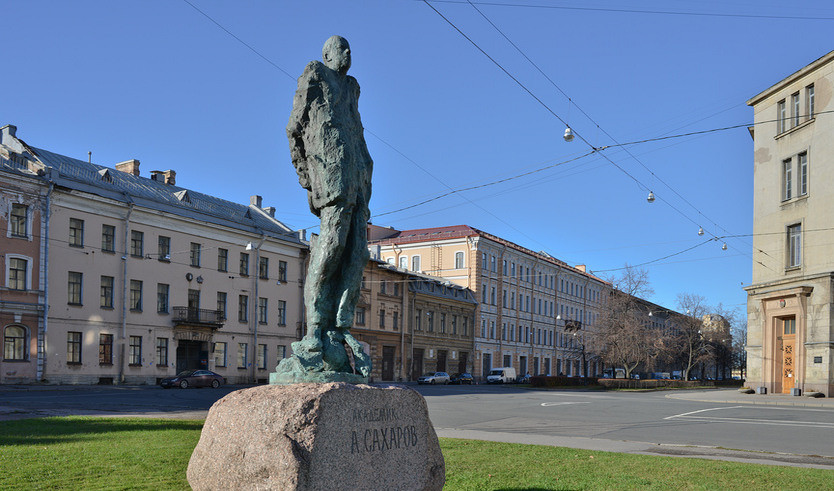 Необычные истории про обычные памятники Петербурга — автобусная экскурсия