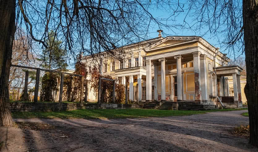 Еще одна прогулка от станции Университет до дачи семьи Бенуа (для групп) – пешеходные экскурсии от 380 рублей