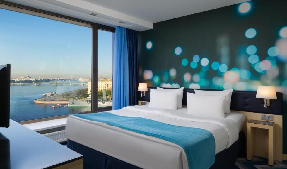 Отель Санкт-Петербург – делюкс с видом на Неву