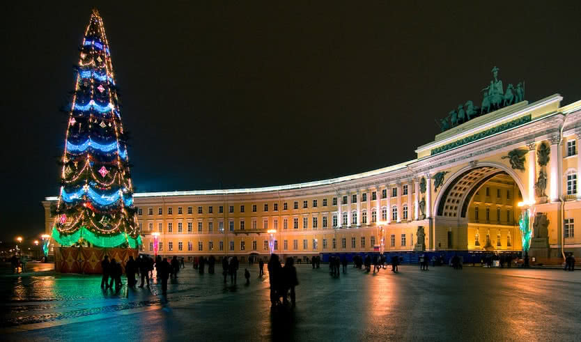 Новогодняя ёлка на Дворцовой площади – сборные туры в Санкт-Петербург от 22470 рублей