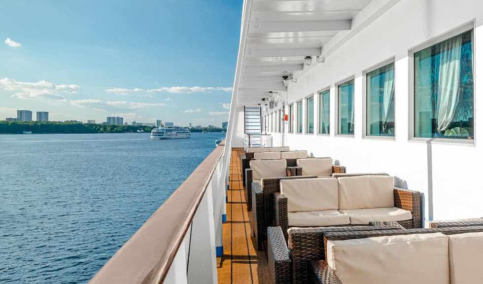 Зона отдыха на шлюпочной палубе