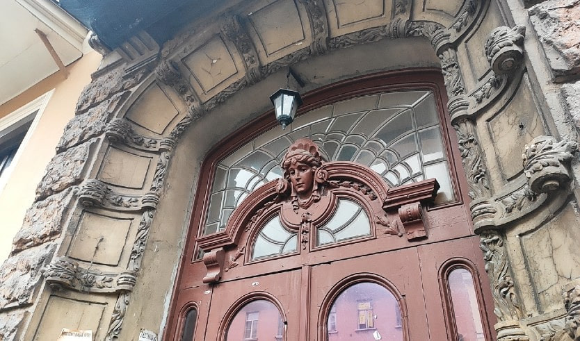 Маяковского, 36-38 – пешеходные экскурсии от 750 рублей