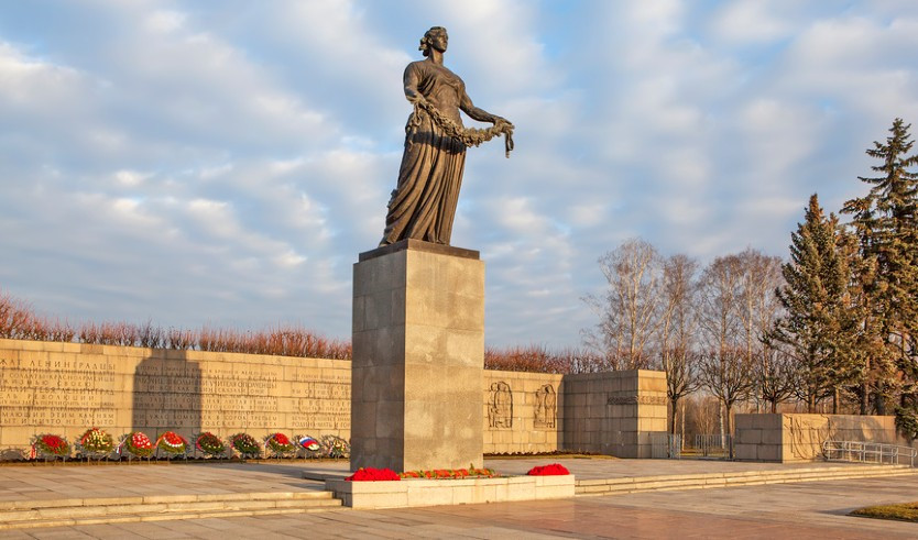 Блокадное детство (с посещением Пискаревского мемориала) для школьных групп – экскурсии и программы для детей от 530 руб.
