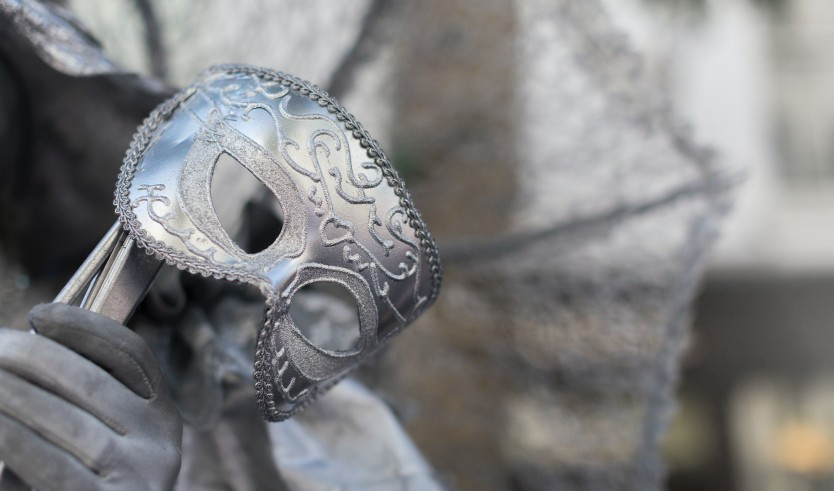 Театральная маска — Музеи и общественные учреждения от 1300 рублей