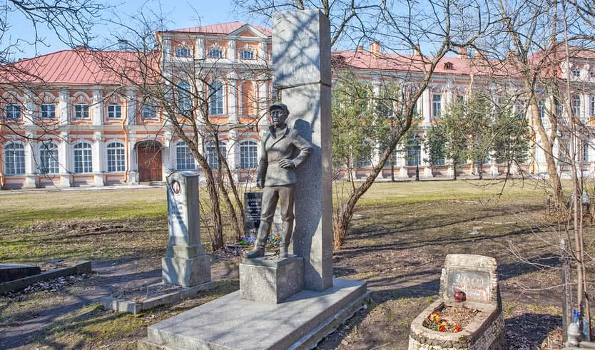 Александро-Невская лавра – пешеходные экскурсии для заказных групп от 290 рублей