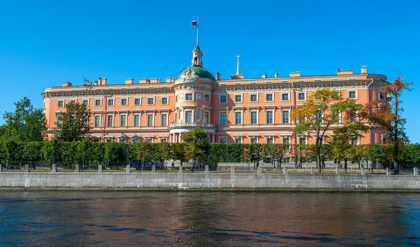 Михайловский (Инженерный) замок — Дворцы и особняки