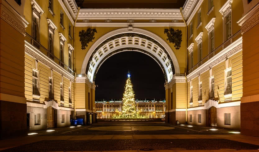 Дворцовая площадь – сборные туры в Санкт-Петербург от 20820 рублей