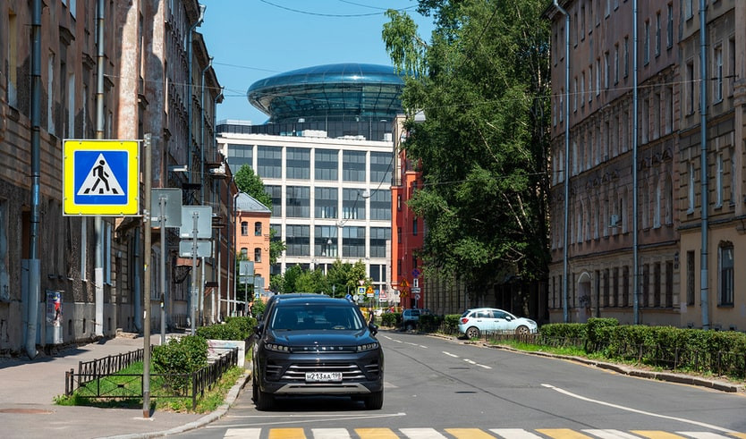 Кирилловская улица. Бизнес центр Невская ратуша – интерьерные экскурсии от 2700 рублей