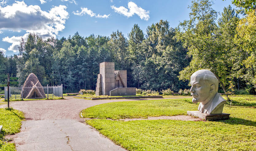 Красный маршрут революции: по местам В.И. Ленина в Петербурге и области — Автобусные загородные