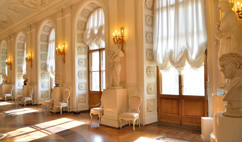 Интерьер Большого Гатчинского дворца — экскурсии для школьников от 940 рублей