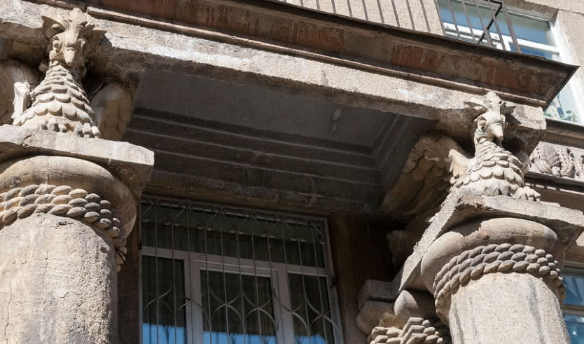 Колонны дома с жар-птицами на Московском проспекте – автобусные тематические экскурсии от 1100 рублей