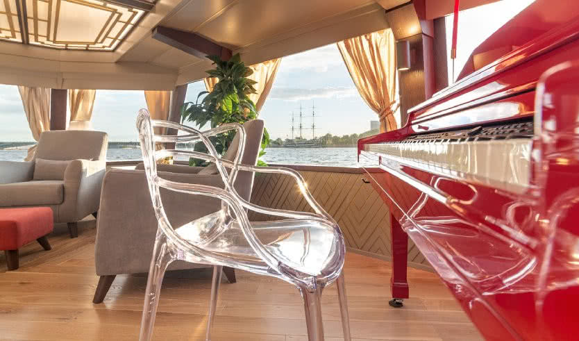 Теплоход «Амели» – аренда теплохода от 29000 рублей