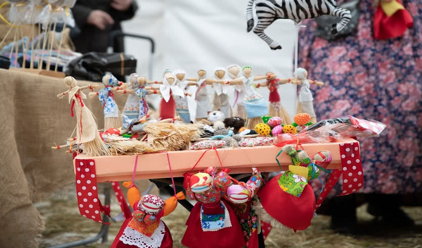 Масленица идет, блин да мед несет! (для школьных групп) — Экскурсии для школьников в Санкт-Петербурге под заказ от 1135 рублей