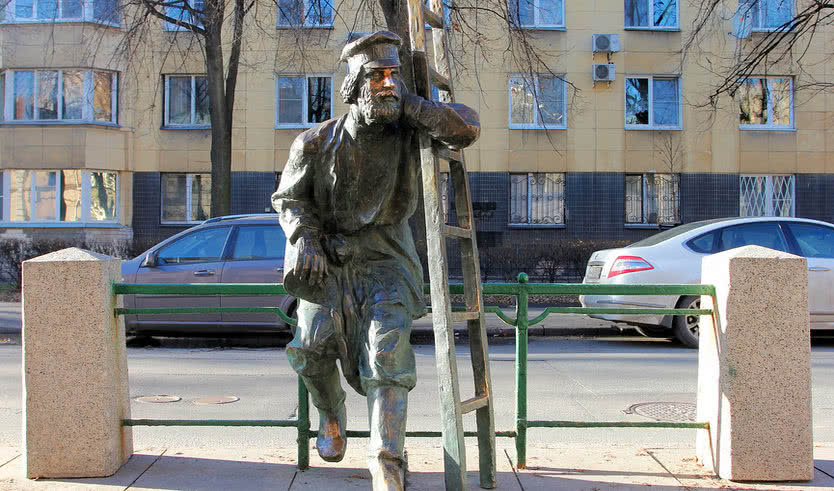 Памятник фонарщику – экскурсии и программы для детей от 2100 рублей