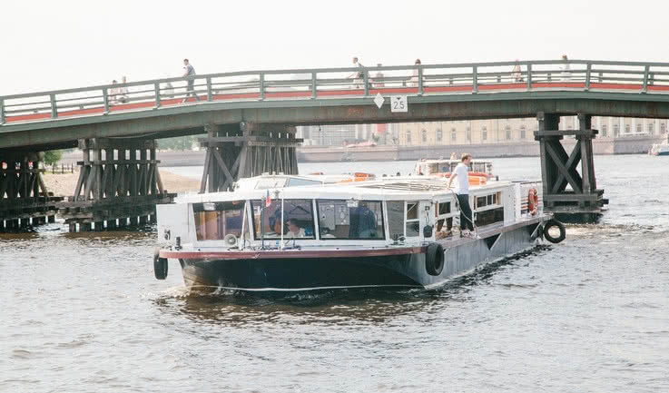 Аренда теплохода «Пиета» – аренда теплохода в СПб от 13000 рублей