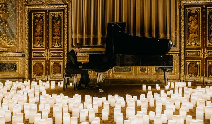 Выступление пианиста – дворцы и особняки от 2500 рублей