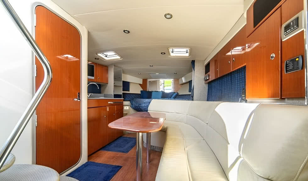 Каюта катера – vip-программы от 16400 рублей