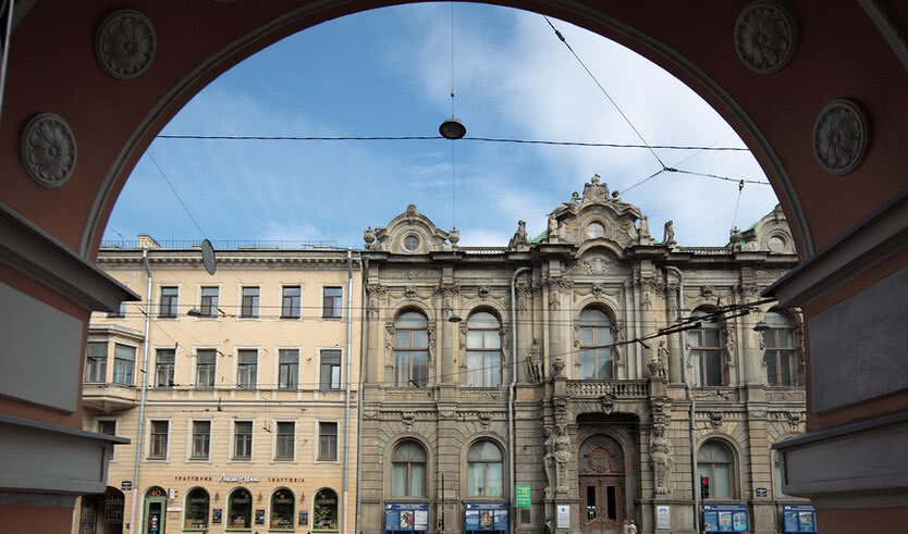 Легендарные дворы Литейной части (для групп) – автобусные экскурсии для организованных групп от 465 рублей