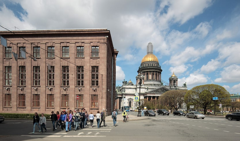 Хозяйки салонов на Большой Морской улице – Пешеходные экскурсии