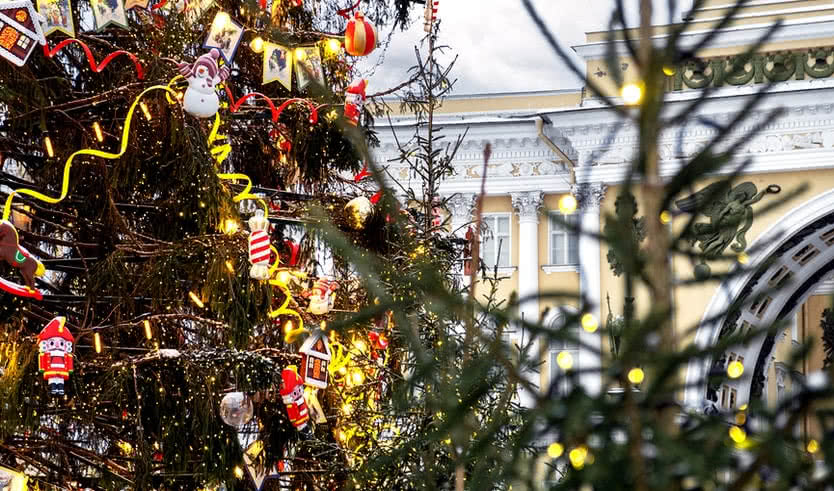 Новогодняя петербургская коллекция – сборные туры в Санкт-Петербург от 5000 рублей