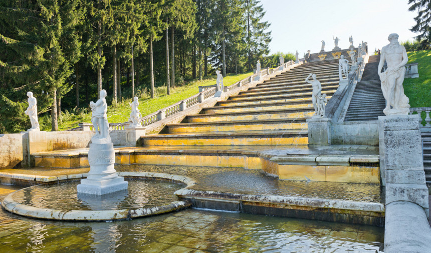 Петергоф - Сокровища Петербурга: Эрмитаж, Петергоф, Царское Село - фото №4 - фотобанк Лори