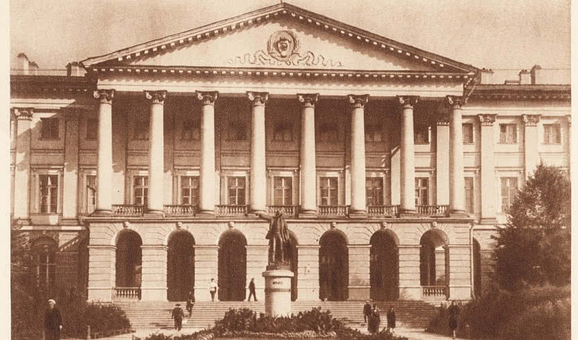 Смольный – очаг воспитания и милосердия – пешеходные экскурсии для заказных групп от 1335 рублей