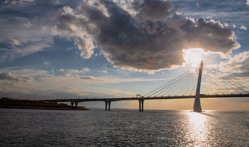 Вантовый мост – водные экскурсии по рекам и каналам