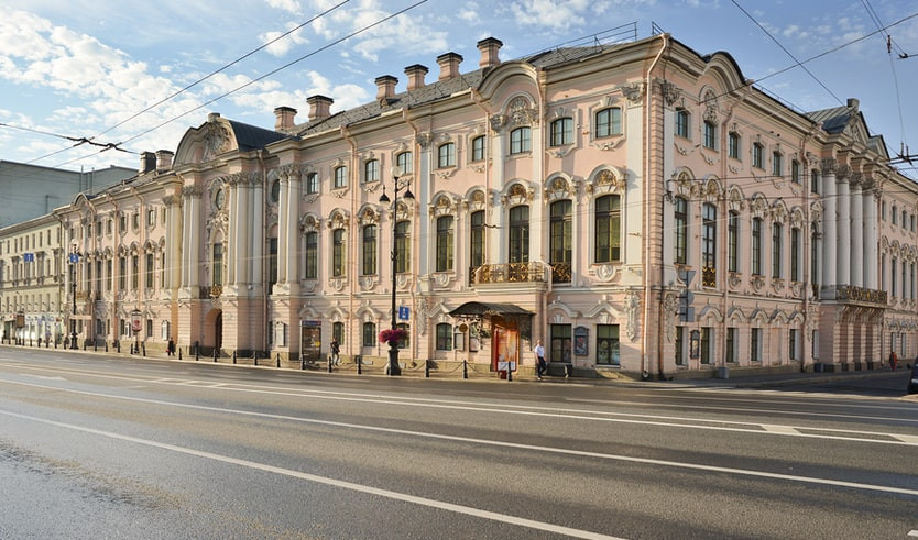 Строгановский дворец – автобусные экскурсии от 700 рублей