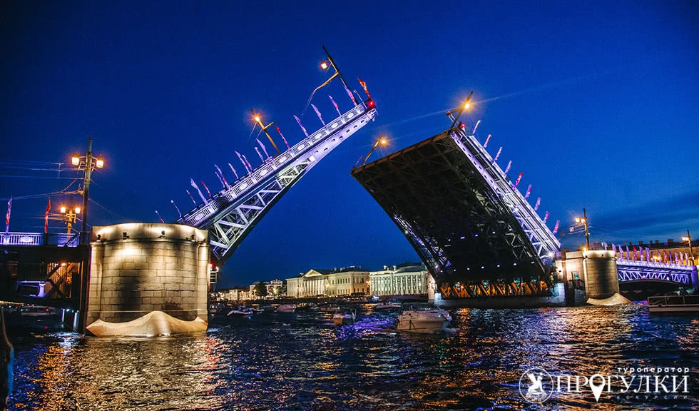 Выпускной тур в Петербург «ПОД ХЭШТЕГОМ #PETERSBURG_BEST» — Туры в Санкт-Петербург для школьников от 16300 руб.