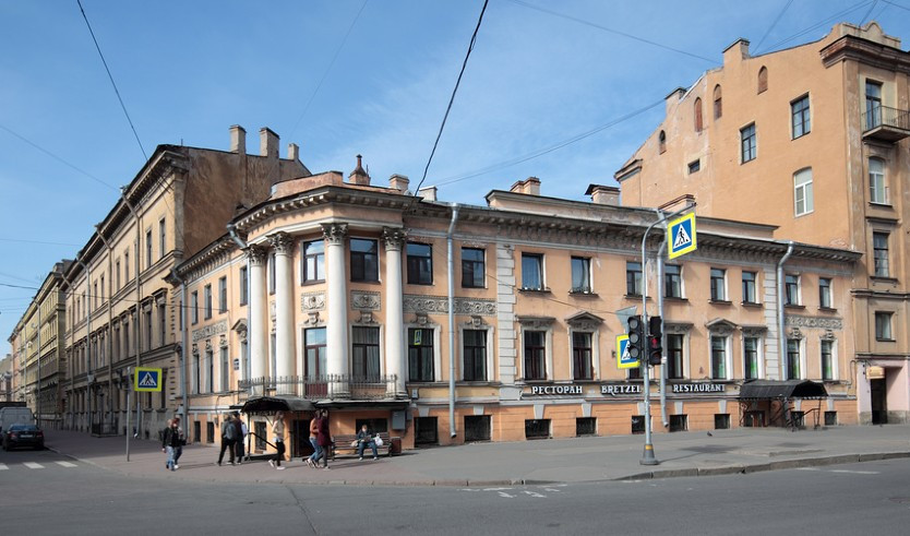 Дома на перекрёстке улиц Гагаринская и Чайковская – пешеходные экскурсии от 600 рублей