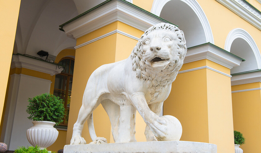 Дом Лобанова-Ростовского — Дворцы и особняки