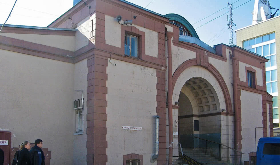 Сытный рынок сегодня. Вход-арка – автобусные экскурсии от 2000 рублей