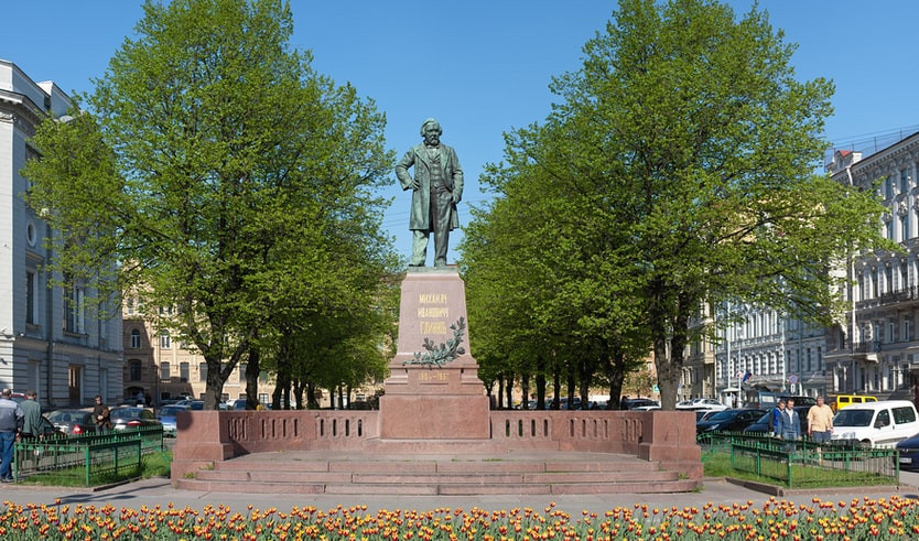 «Гнездо Бенуа» – от Никольского собора до Поцелуева моста – Пешеходные экскурсии от 700 рублей