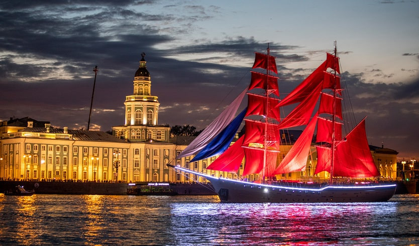 Парусник на фоне Кунсткамеры – сборные туры в Санкт-Петербург от 12150 рублей