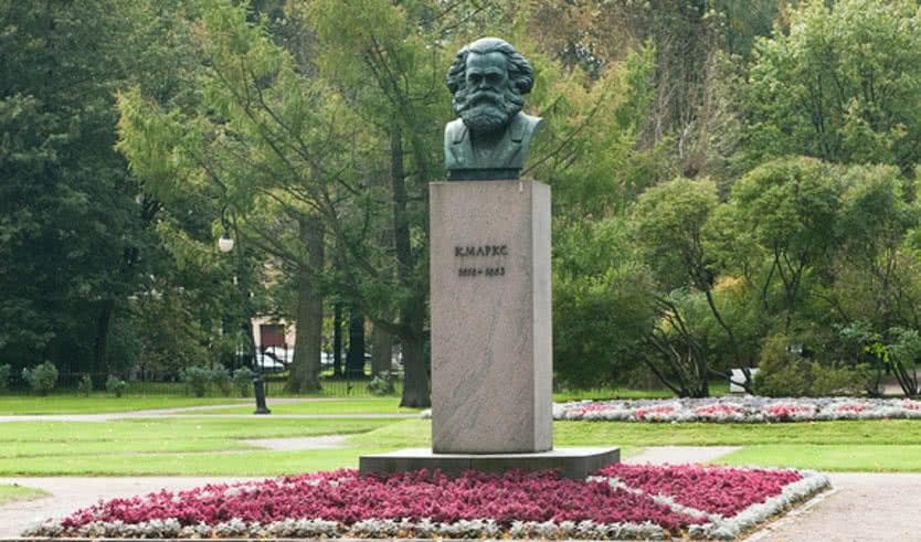 Смольный – очаг воспитания и милосердия – пешеходные экскурсии для заказных групп от 1335 рублей