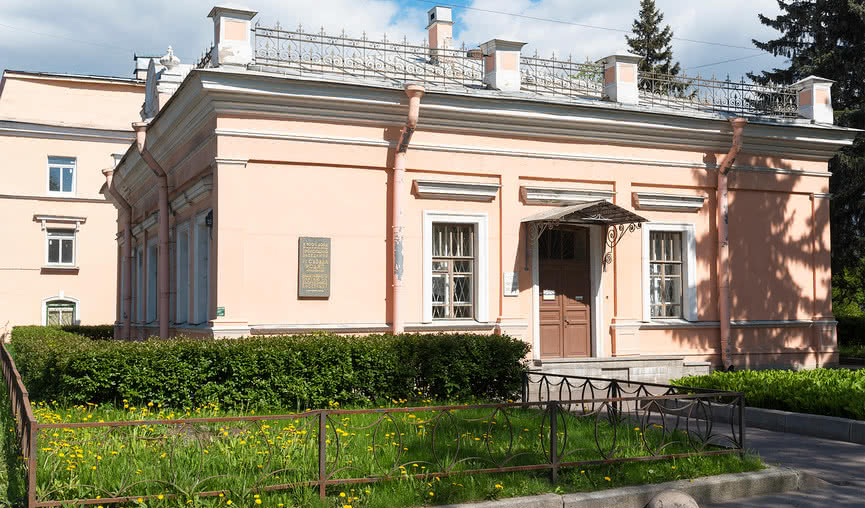 Необыкновенный день, или Тайна фиолетовой лапы в музее «Нарвская застава» - экскурсии для детских сборных групп от 1000 руб.