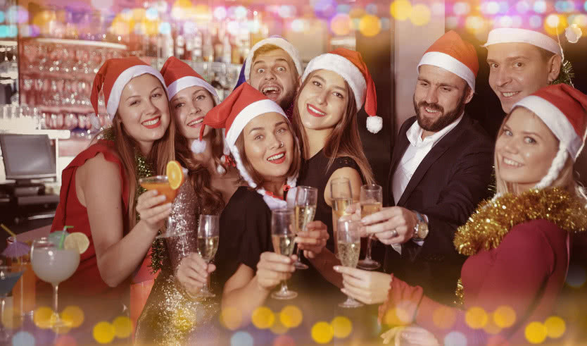 Корпоративный вечер во Дворце конгрессов (Константиновский дворец) — Новогодние корпоративы от 10300 рублей