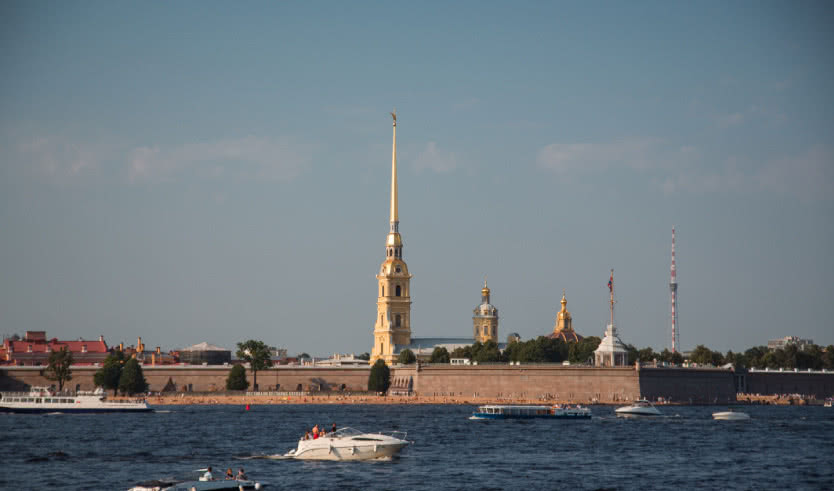 Петропавловская крепость – водные экскурсии по рекам и каналам от 600 рублей