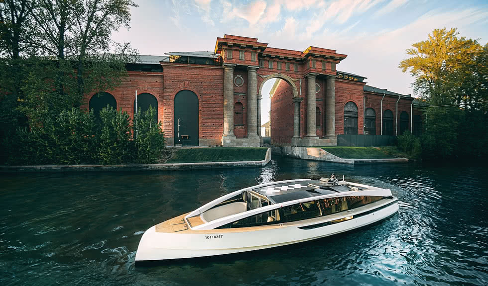 Яхта Амстердам