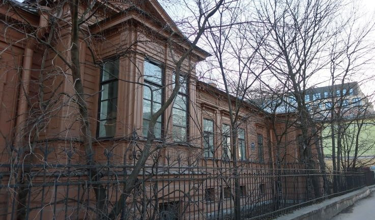 По Ждановской улице на Петровский остров – Пешеходные экскурсии от 600 рублей