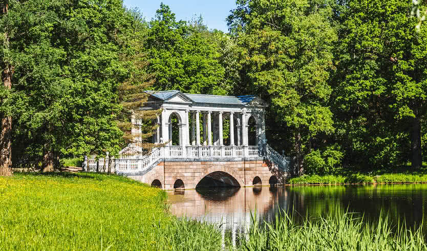 Мраморный мост в Екатерининском парке —  Выпускные вечера для 9 класса от 5850 рублей