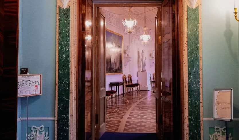 Греческая галерея Гатчинского замка-дворца — автобусная экскурсия с посещением парка и дворца от 2000 рублей